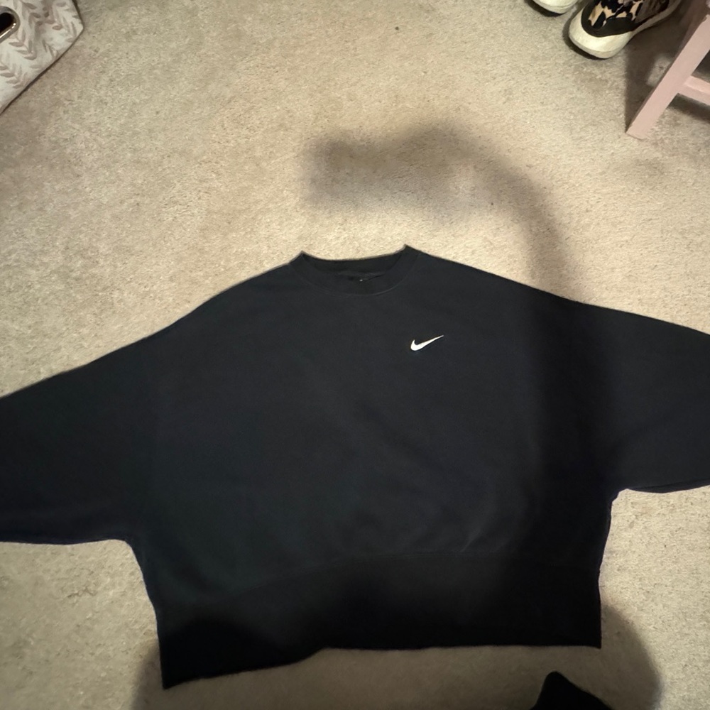Black Nike Cropped Sweatshirt